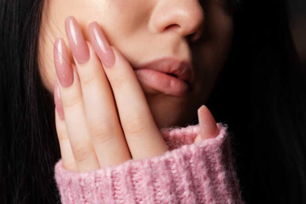 Estilo de unhas que dá efeito de alongamento Estilo de unhas que dá efeito de alongamento