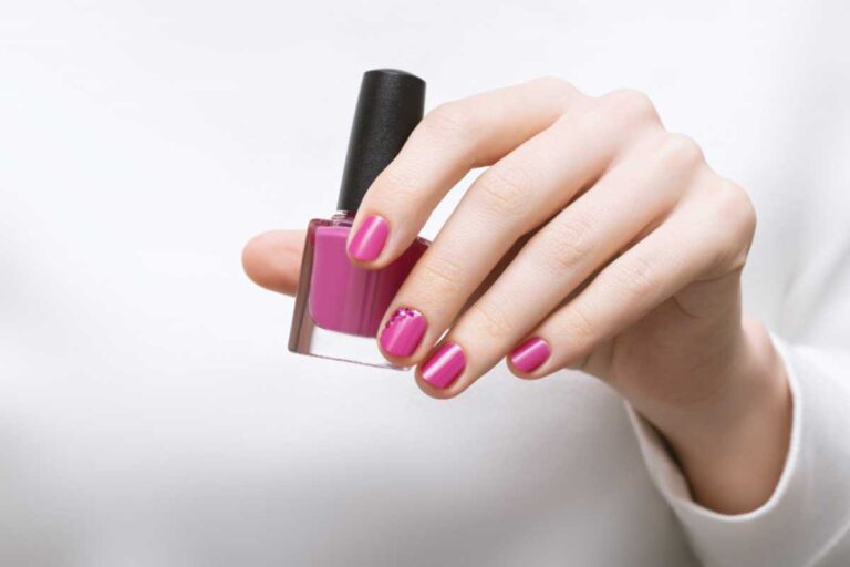 O esmalte barato que parece saída de salão