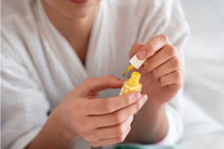 Técnica rápida para evitar que o esmalte forme bolhas Técnica rápida para evitar que o esmalte forme bolhas