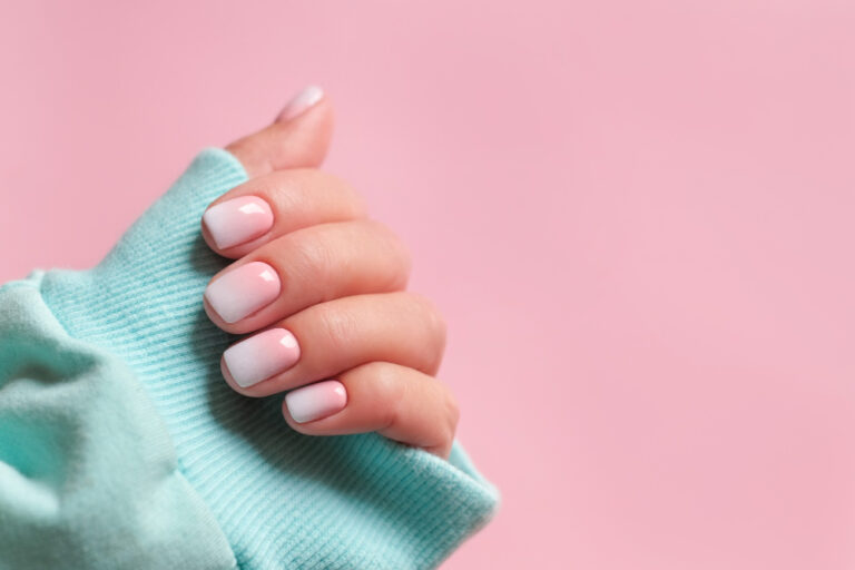 Truque rápido para fazer degradê nas unhas sem borrar