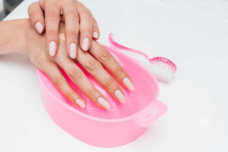 Truque rápido para unhas secarem em minutos Truque rápido para unhas secarem em minutos