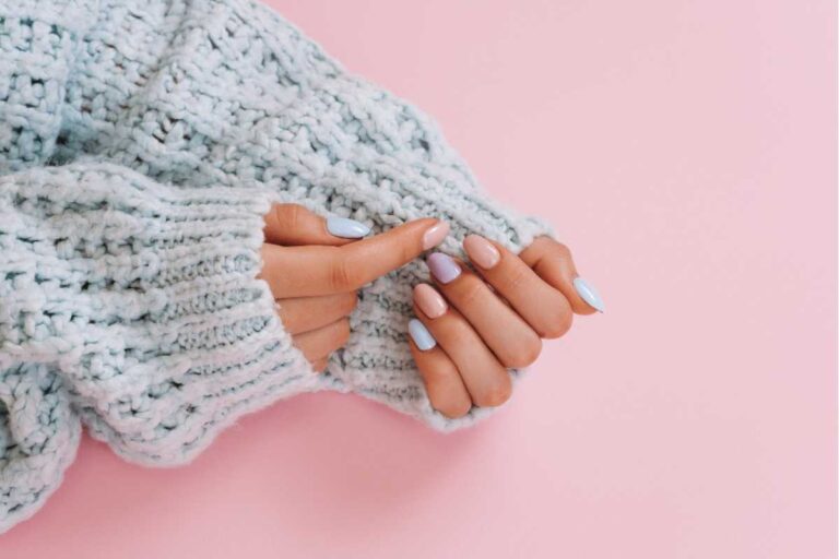 Unhas decoradas em tons pastel que estão conquistando as redes
